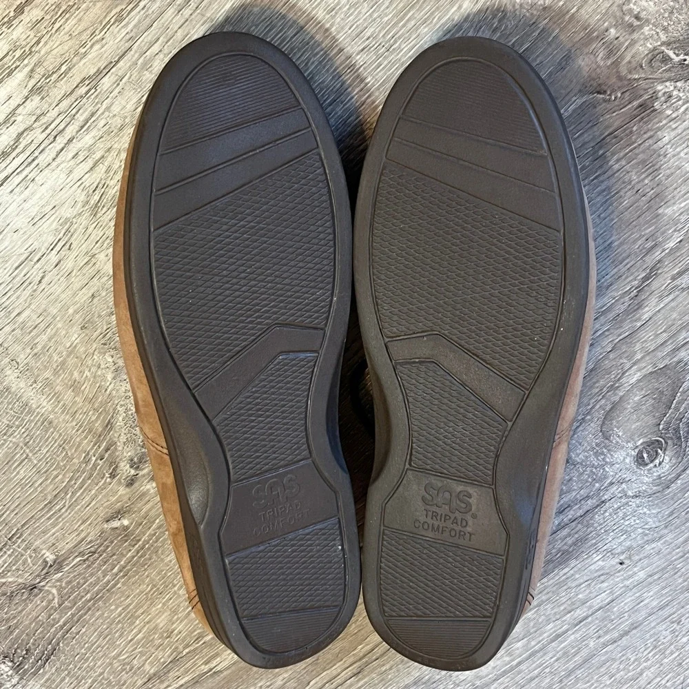 SAS Siesta Brown Nubuck Leather Walking Shoes Flats Womens 8.5 W Tripad Comfort